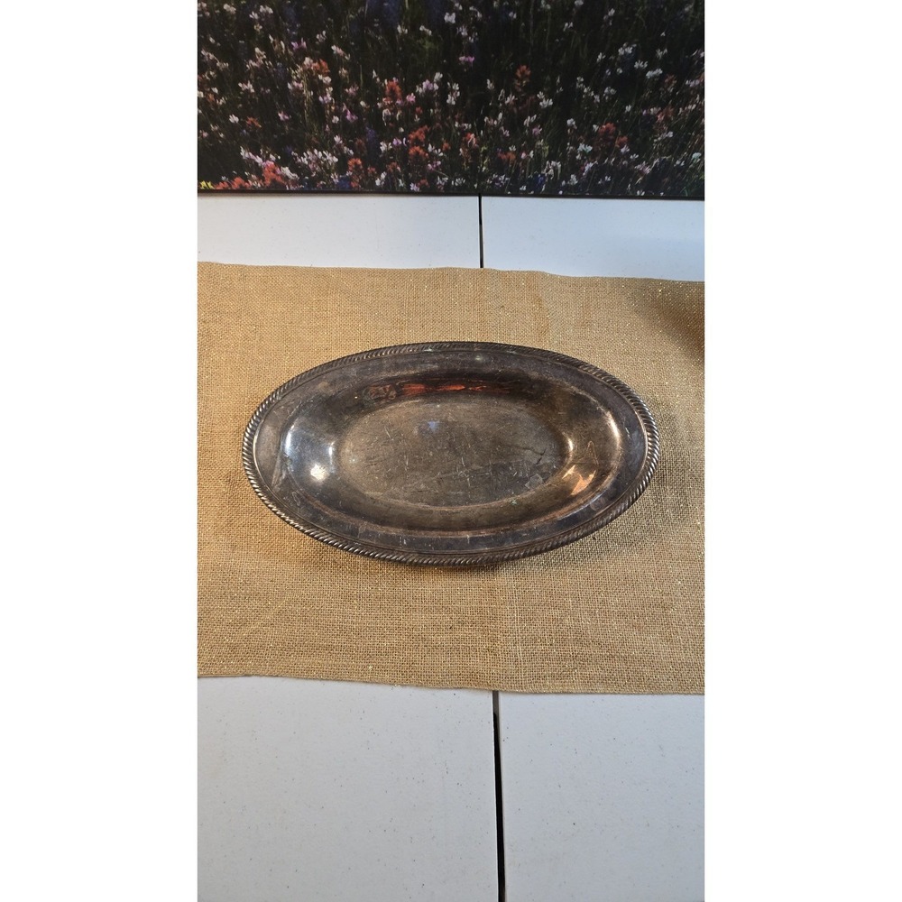 EE-1441. vintage silver plated oval serving platter